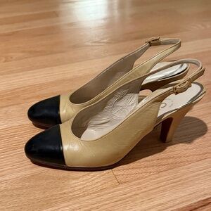 Chanel goat skin leather. Elegant Beige and Black Slingback heels.